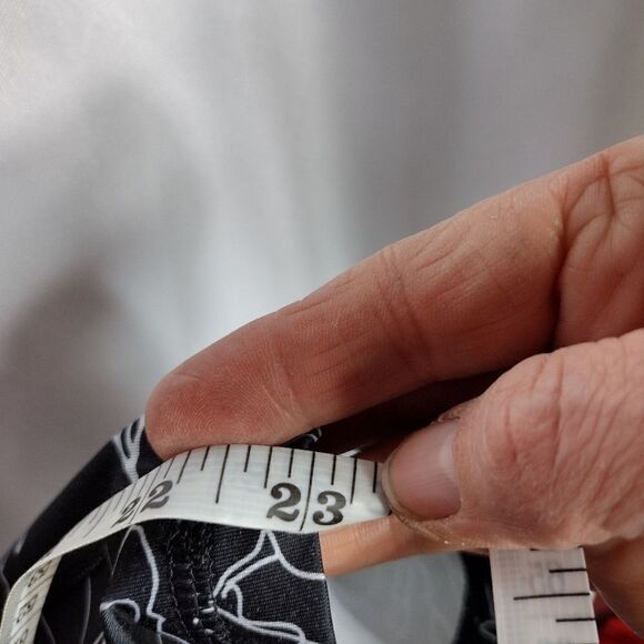 Danskins capris - Picture 7 of 8